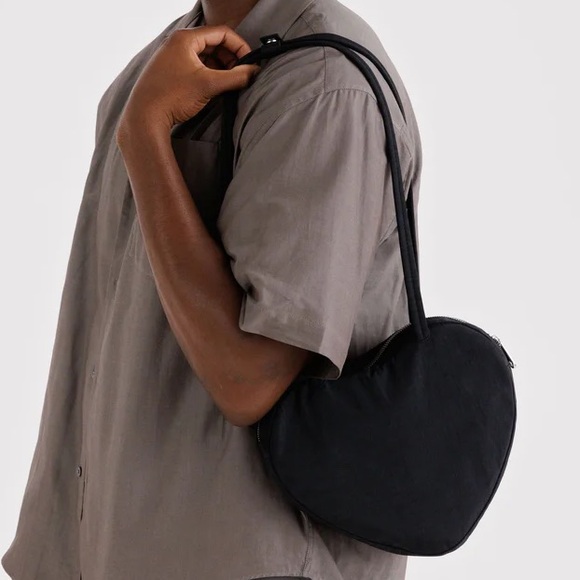 Baggu Nylon Heart Bag in Black NWT - Picture 2 of 3